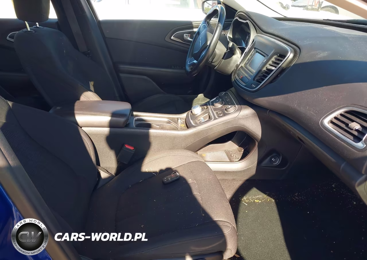 2017 Chrysler 200 Touring VIN:1C3CCCFB7HN509634 - 5
