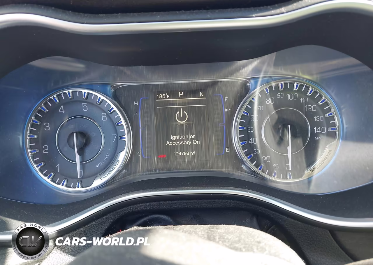 2017 Chrysler 200 Touring VIN:1C3CCCFB7HN509634 - 7