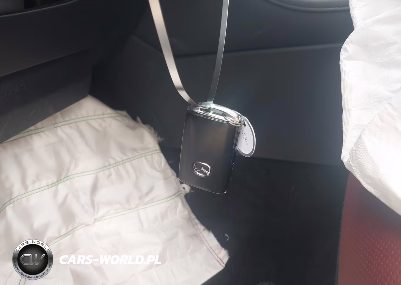 2019 Mazda Mazda3 Premium Package VIN:JM1BPBNM8K1143836 - 11