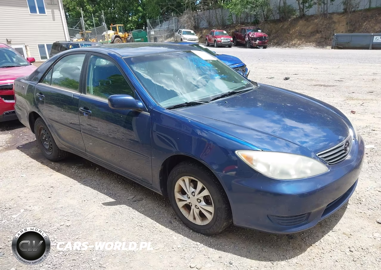 2005 Toyota Camry Le V6 – zdjęcie 1 z 17