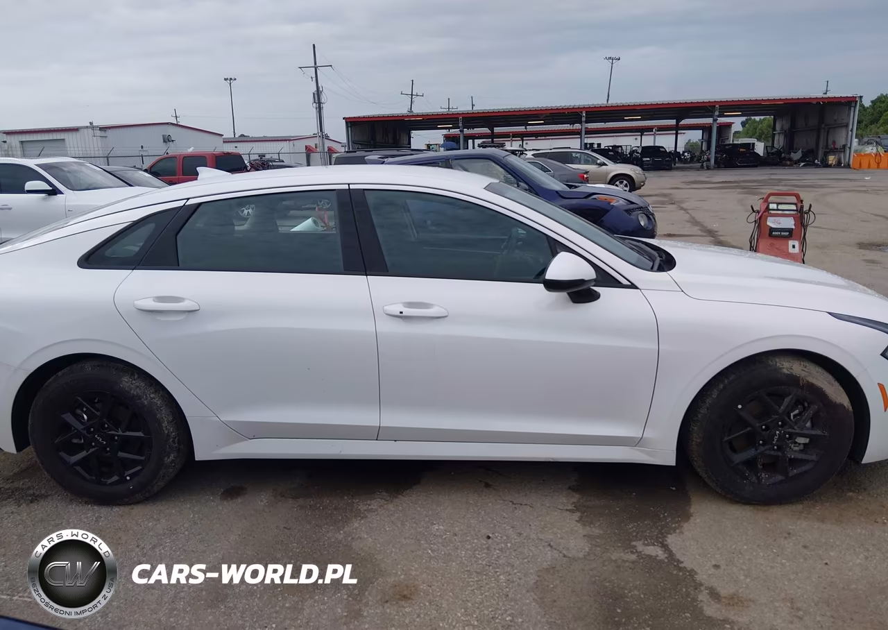 2026 Kia K5 Lxs Fwd VIN:KNAG24J78T5459082 - 13