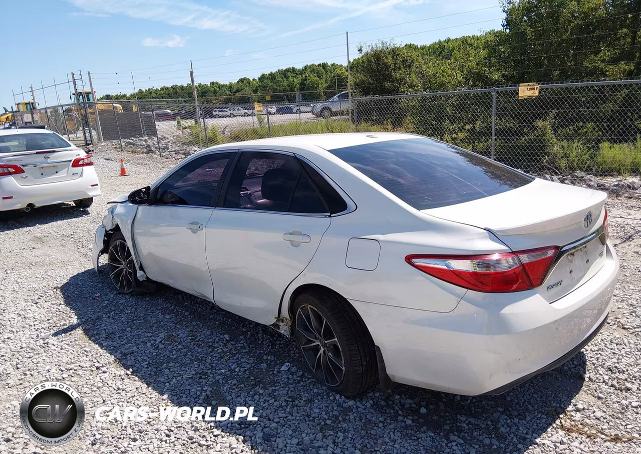 2015 Toyota Camry Xse VIN:4T1BF1FKXFU491857 - 3
