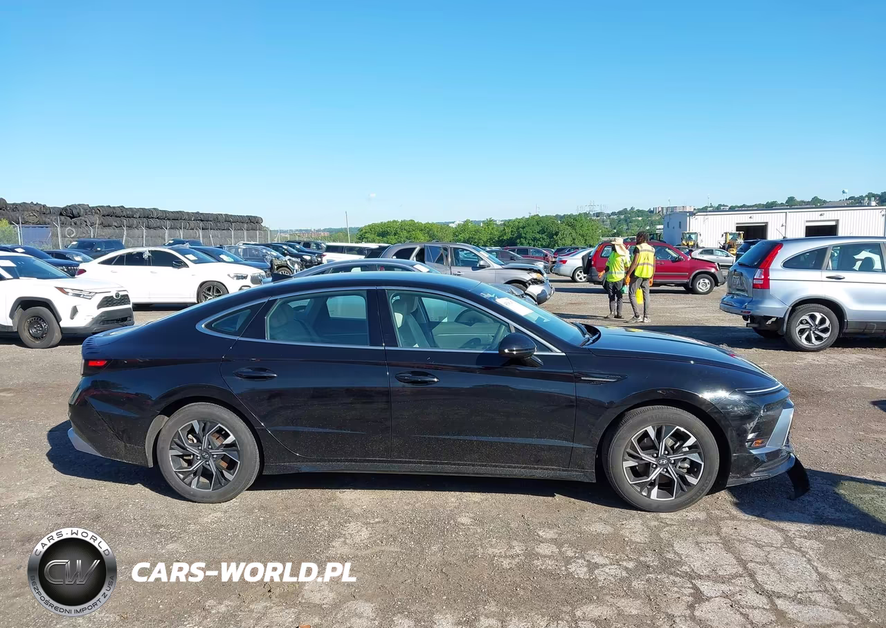 2025 Hyundai Sonata Sel VIN:KMHL64JA4SA469675 - 13