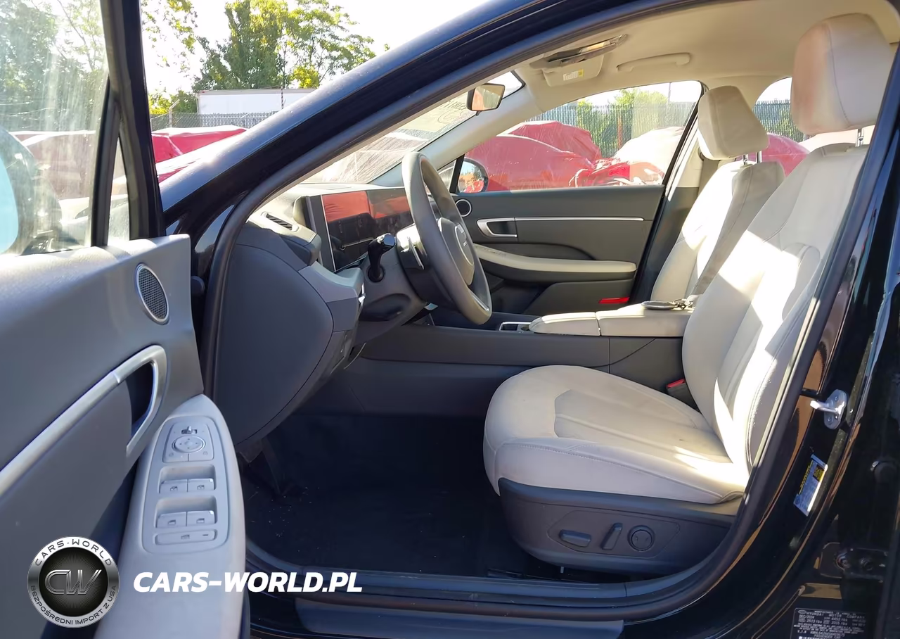 2025 Hyundai Sonata Sel VIN:KMHL64JA4SA469675 - 17
