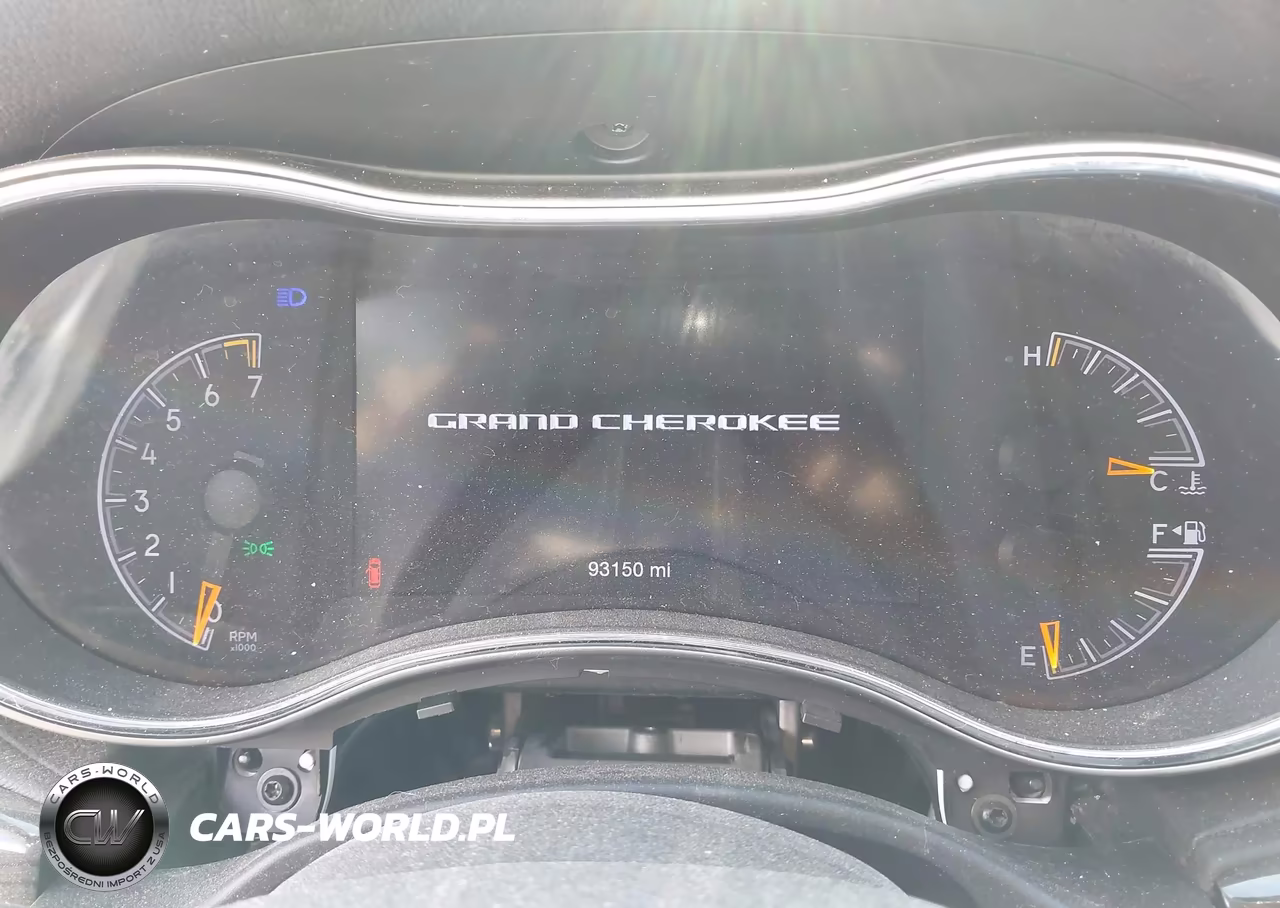 2018 Jeep Grand Cherokee Overland 4X2 VIN:1C4RJECG6JC301429 - 7