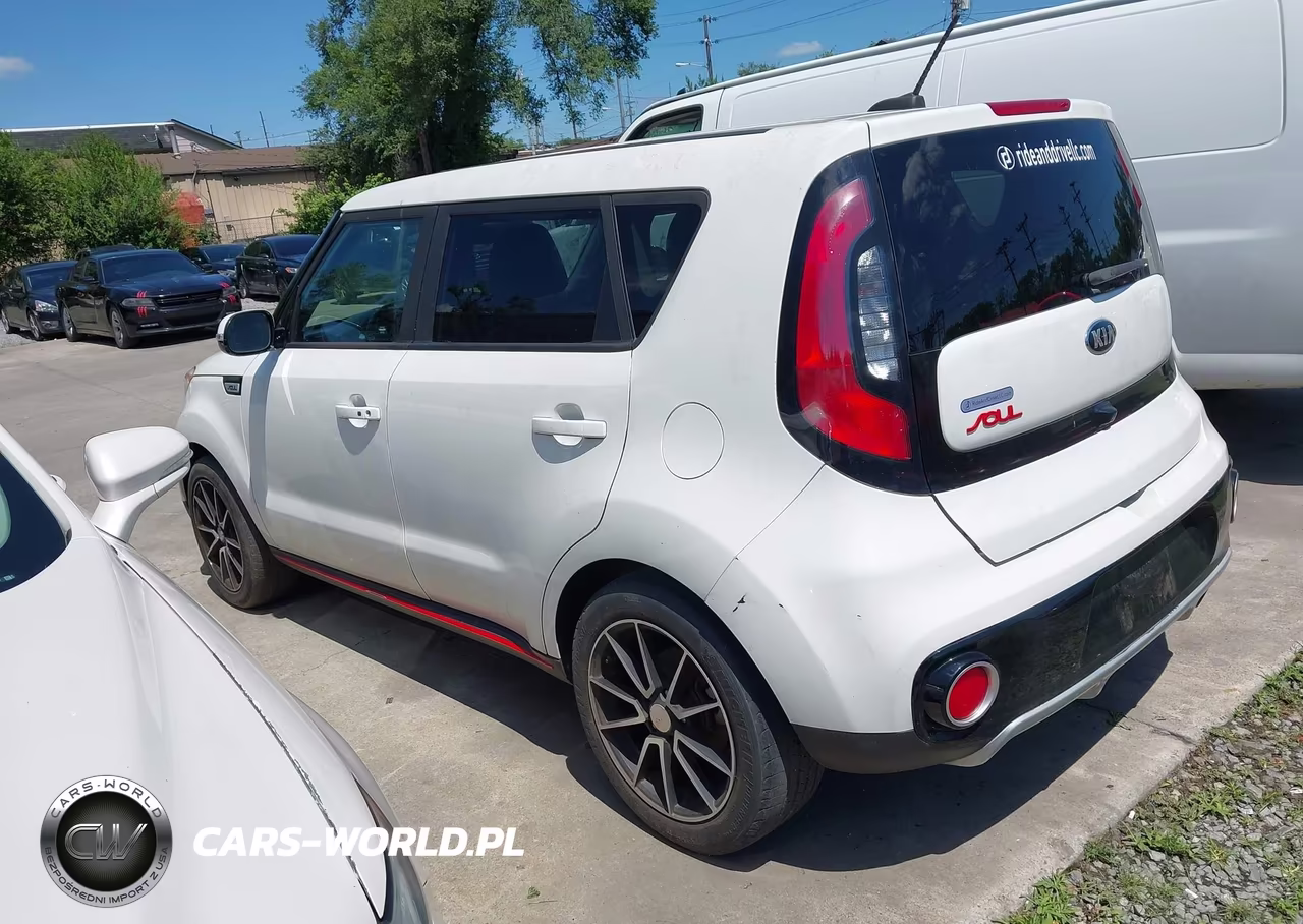 2018 Kia Soul ! VIN:KNDJX3AA0J7592145 - 3