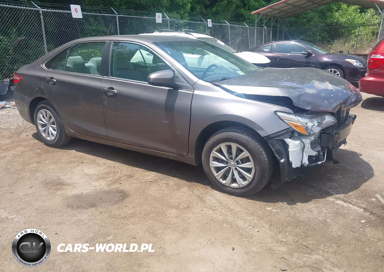 2016 Toyota Camry Le – zdjęcie 1 z 16