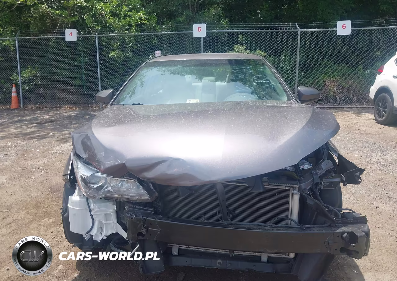 2016 Toyota Camry Le VIN:4T1BF1FKXGU567692 - 12