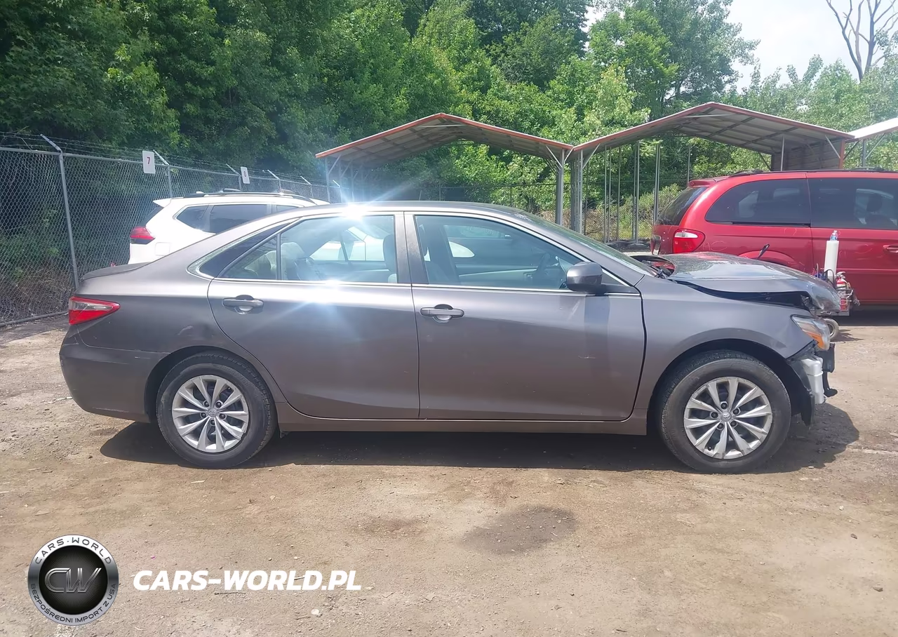 2016 Toyota Camry Le VIN:4T1BF1FKXGU567692 - 13
