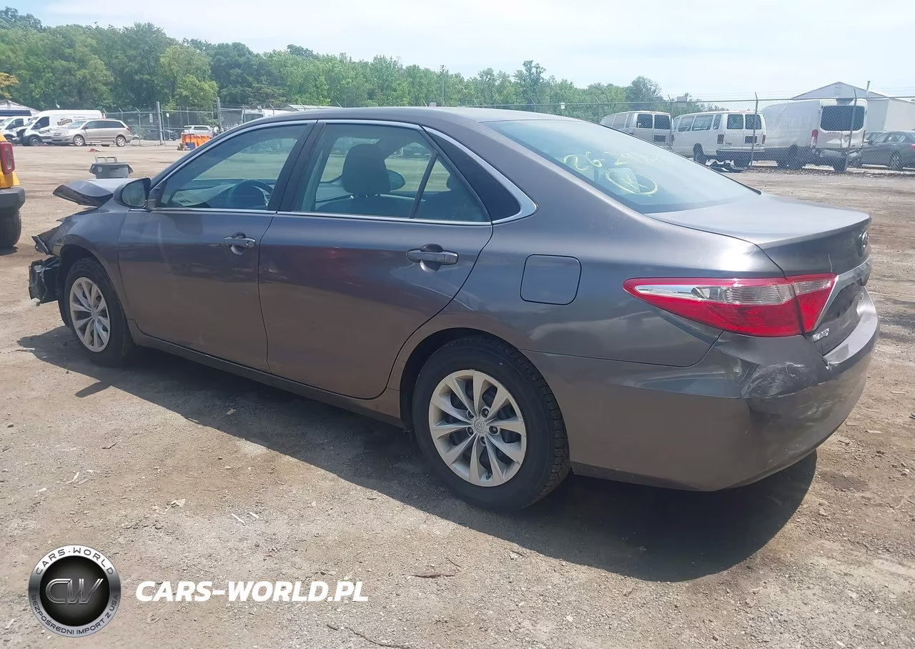 2016 Toyota Camry Le VIN:4T1BF1FKXGU567692 - 3