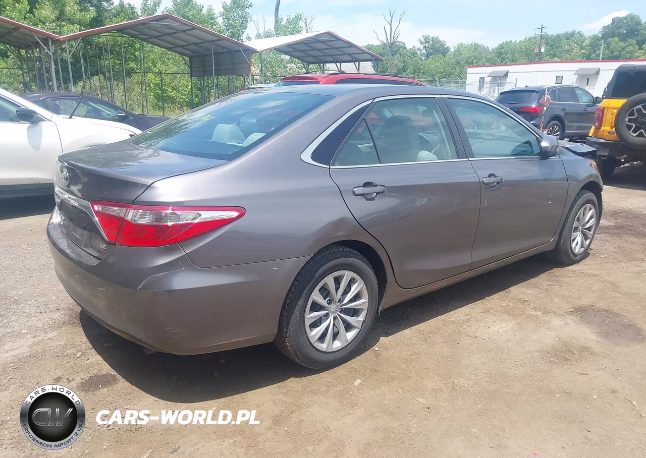 2016 Toyota Camry Le VIN:4T1BF1FKXGU567692 - 4