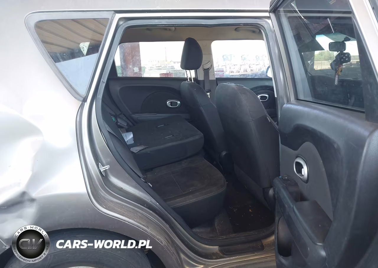 2016 Kia Soul VIN:KNDJN2A2XG7357432 - 8