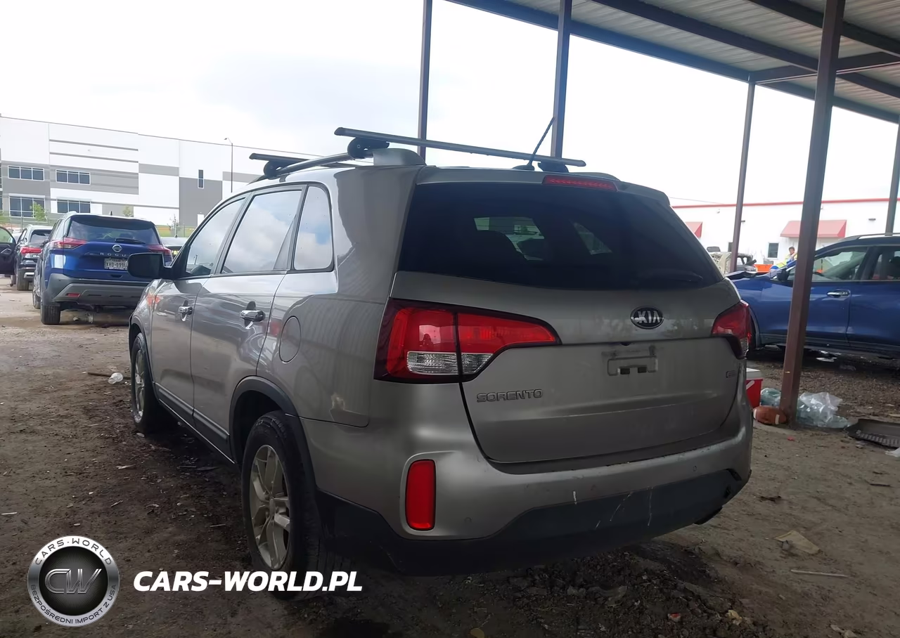 2015 Kia Sorento Lx VIN:5XYKT4A69FG581916 - 3