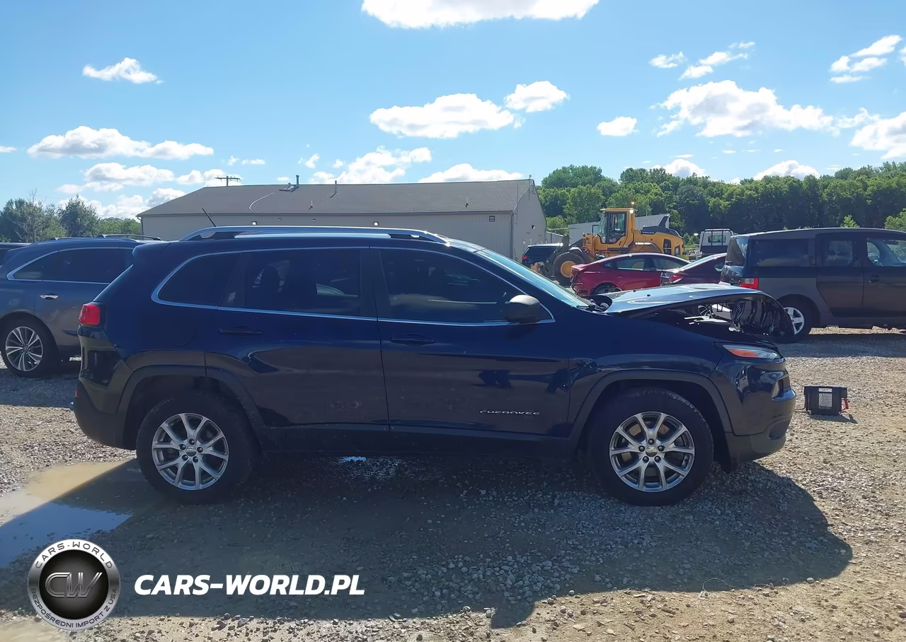 2015 Jeep Cherokee Latitude VIN:1C4PJLCB0FW683639 - 13