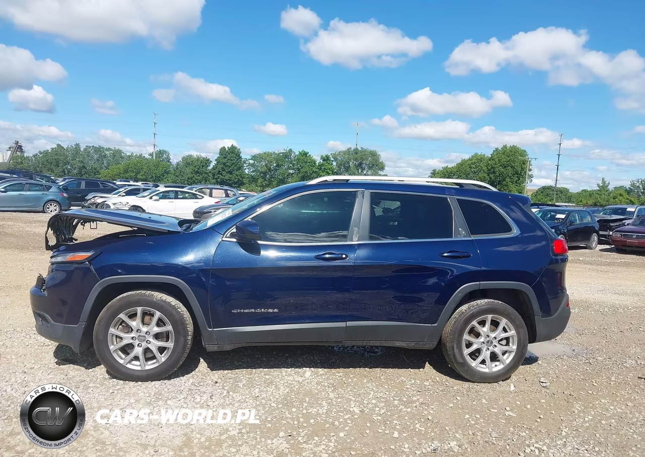 2015 Jeep Cherokee Latitude VIN:1C4PJLCB0FW683639 - 14