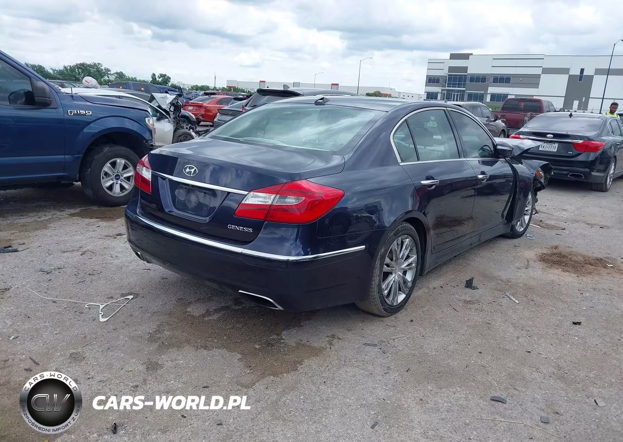 2013 Hyundai Genesis 3.8 VIN:KMHGC4DD0DU222123 - 4