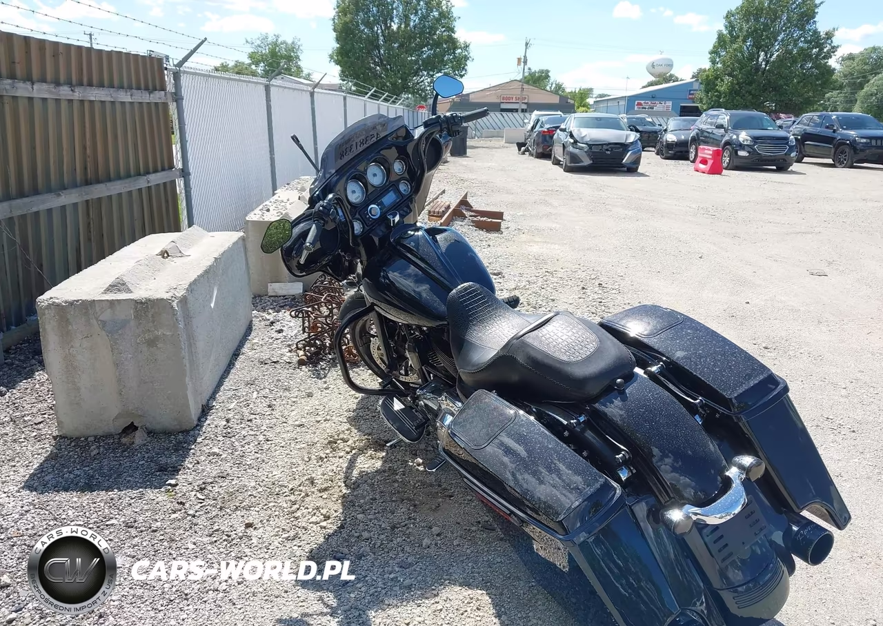2013 Harley-Davidson Flhx Street Glide VIN:1HD1KBM13DB638555 - 3