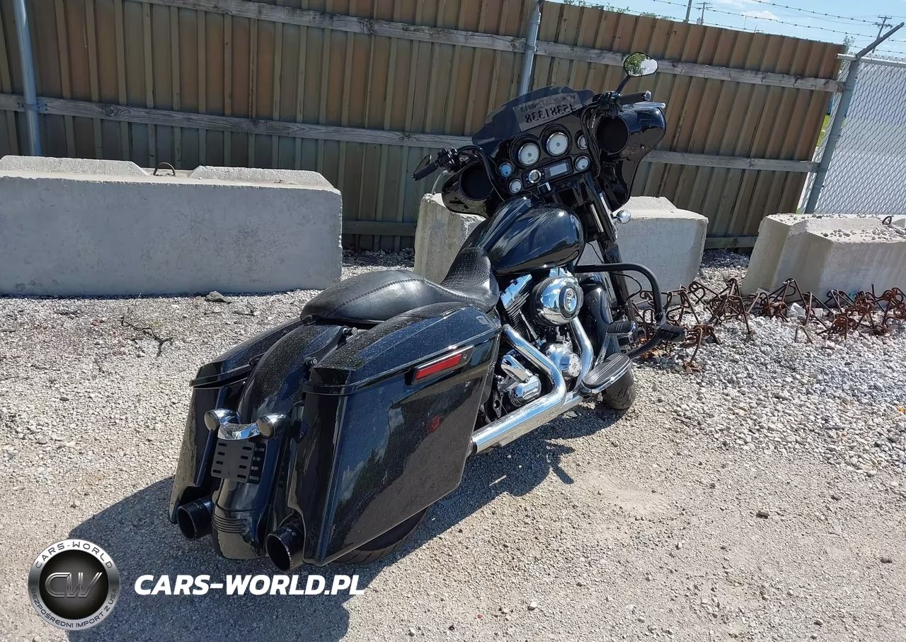 2013 Harley-Davidson Flhx Street Glide VIN:1HD1KBM13DB638555 - 4