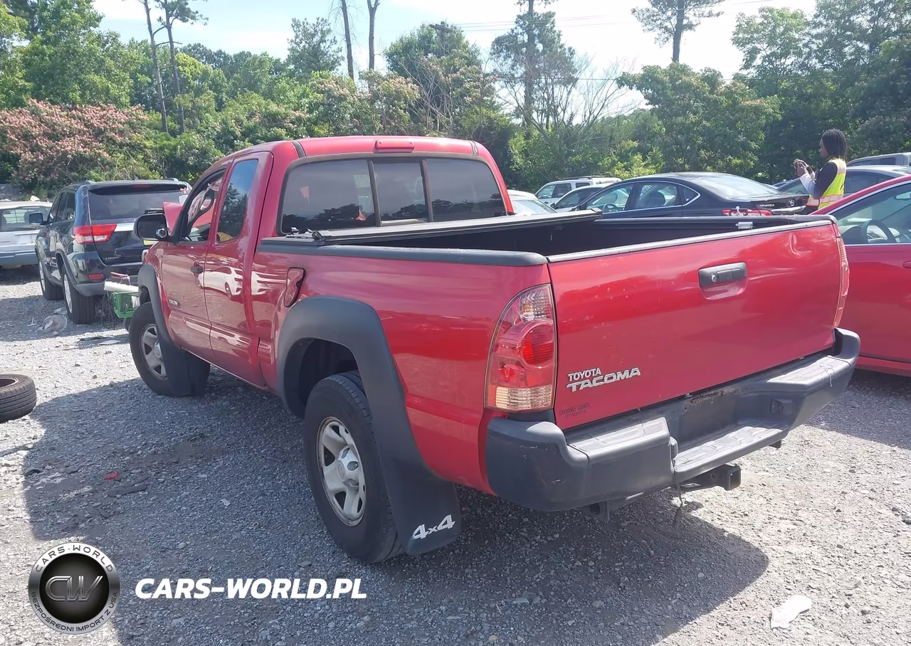 2015 Toyota Tacoma VIN:5TFUX4EN4FX033334 - 3