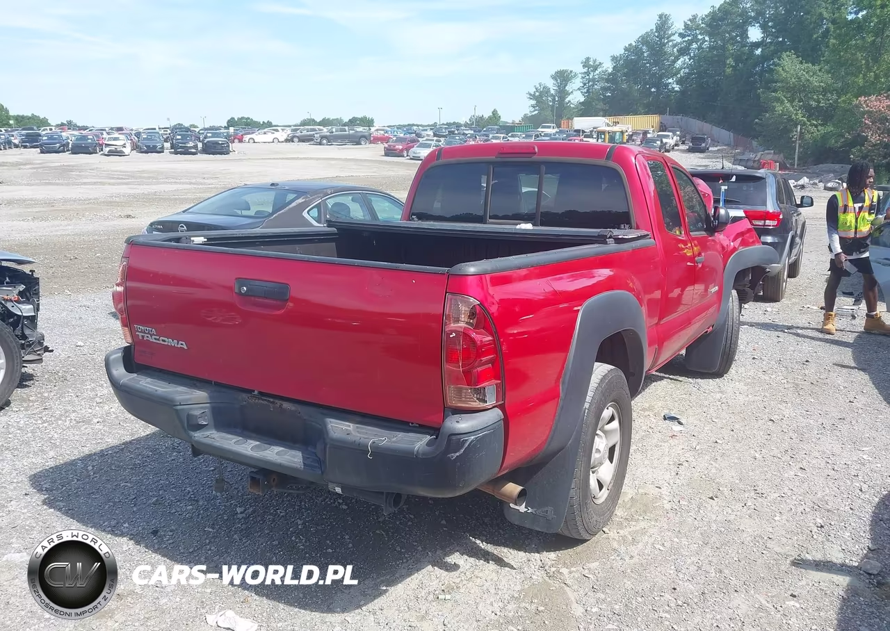 2015 Toyota Tacoma VIN:5TFUX4EN4FX033334 - 4