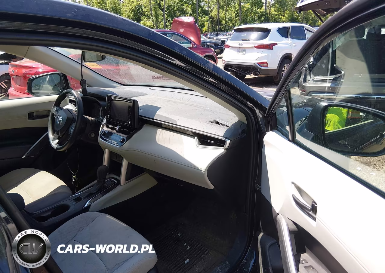 2022 Toyota Corolla Cross L VIN:7MUAAABG6NV004663 - 5