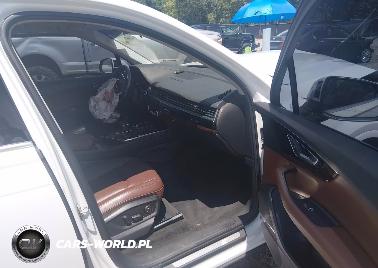 2018 Audi Q7 3.0T Premium VIN:WA1VAAF72JD020249 - 5