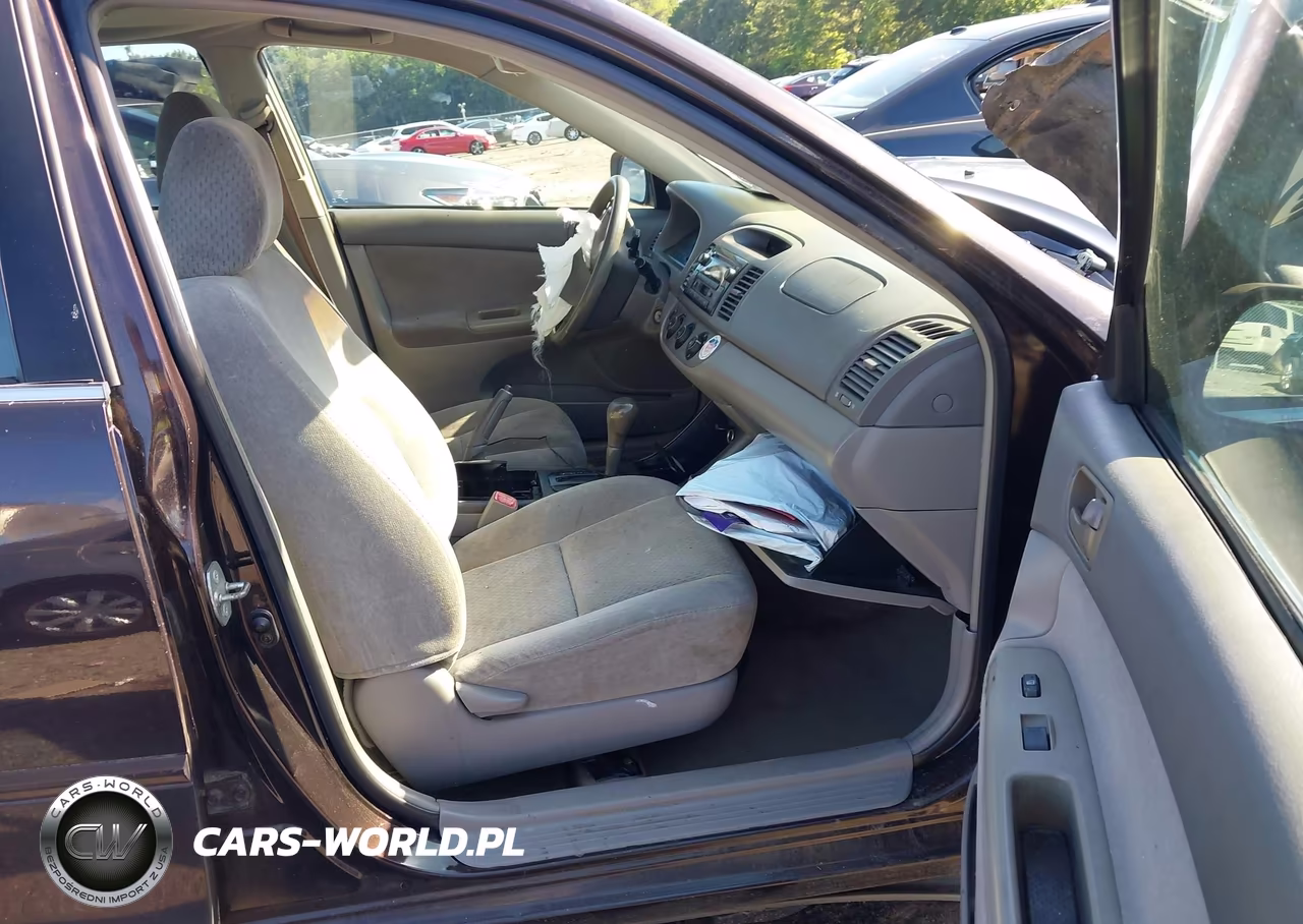 2004 Toyota Camry Le VIN:4T1BE32K74U900558 - 5