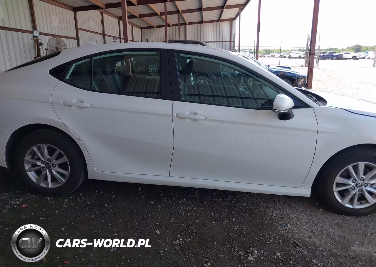 2026 Toyota Camry Le VIN:4T1DAACKXTU266930 - 14