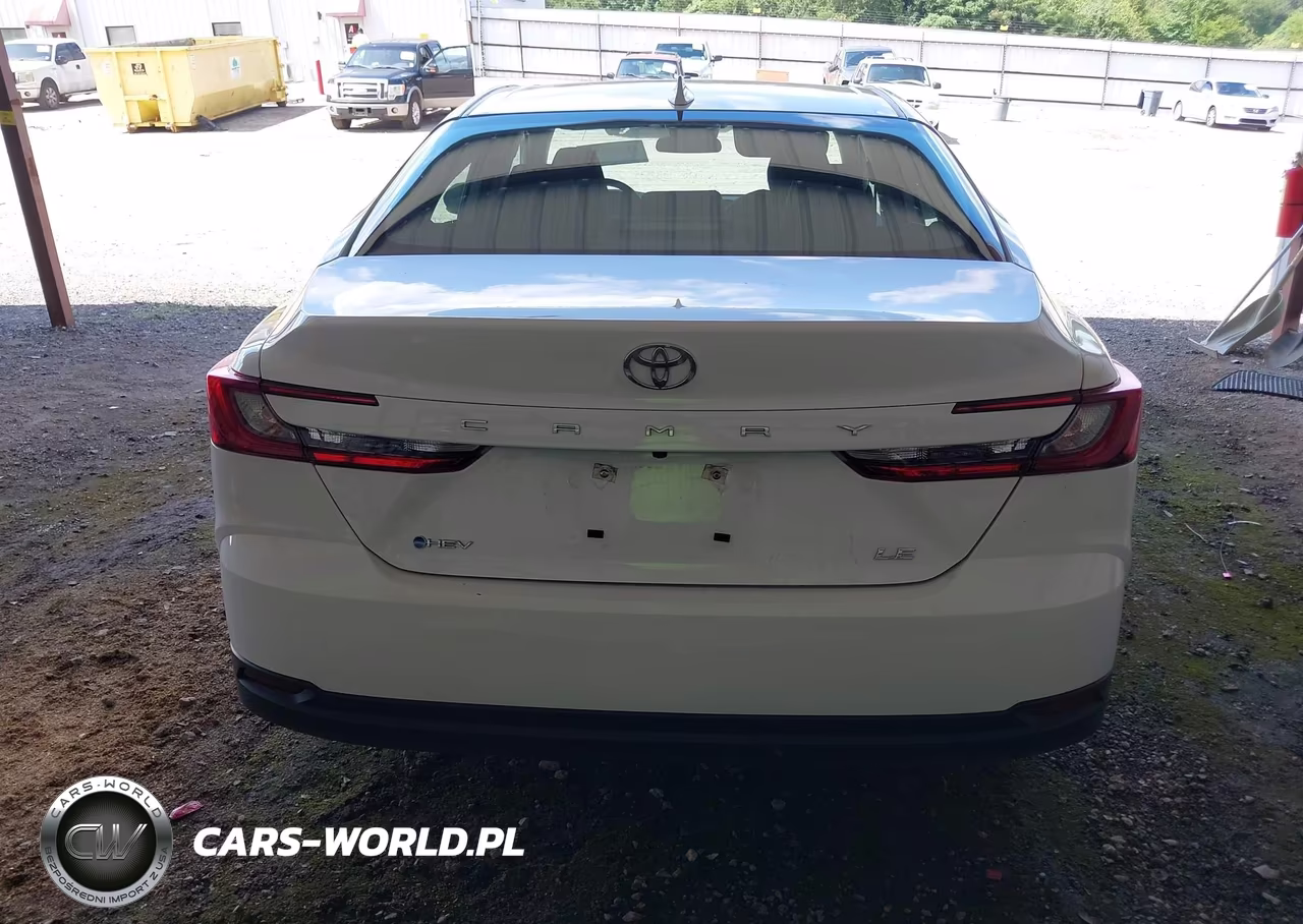 2026 Toyota Camry Le VIN:4T1DAACKXTU266930 - 17
