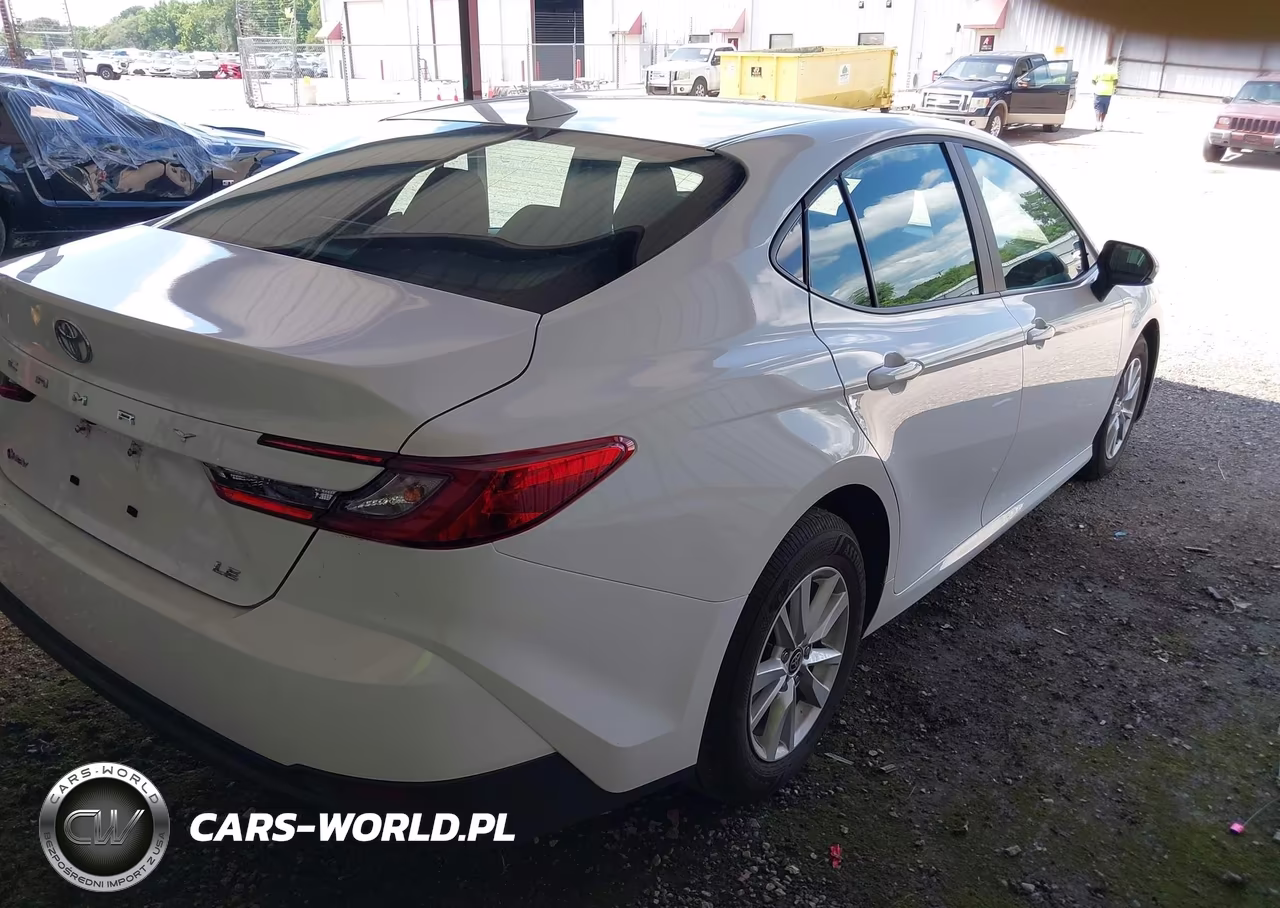 2026 Toyota Camry Le VIN:4T1DAACKXTU266930 - 4