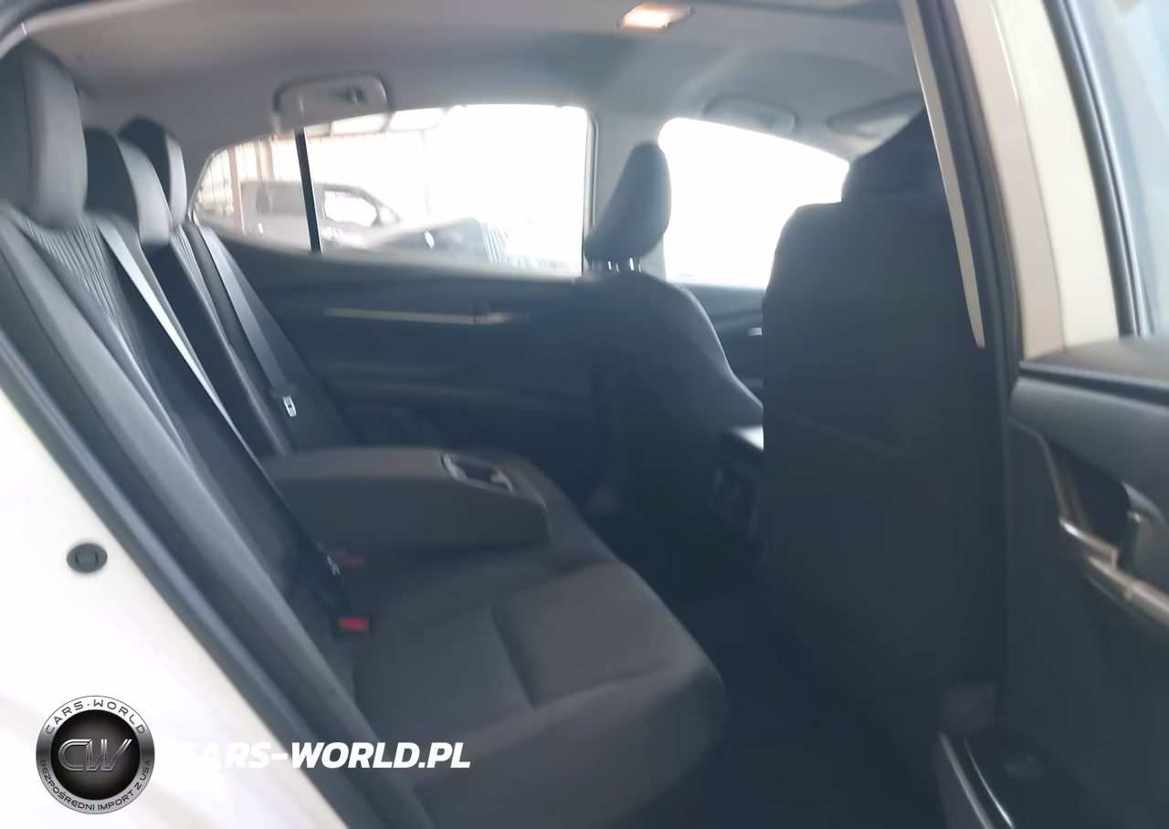 2026 Toyota Camry Le VIN:4T1DAACKXTU266930 - 8