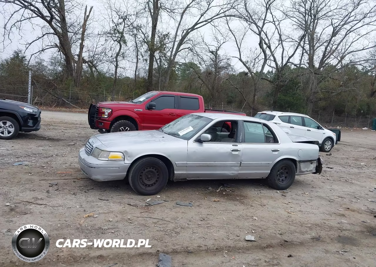 2001 Ford Crown Victoria VIN:2FAFP73W31X121323 - 14