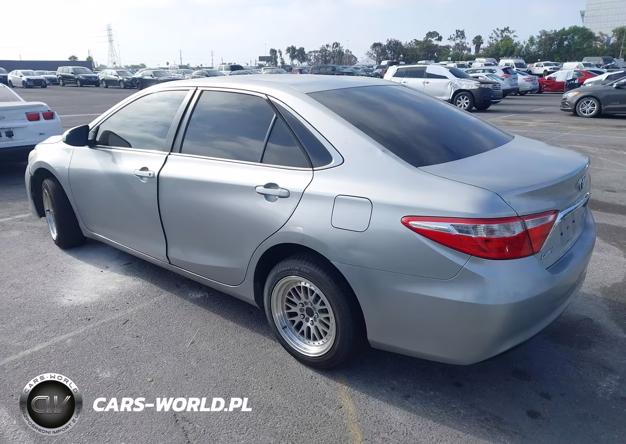2015 Toyota Camry Le VIN:4T1BF1FK2FU057741 - 3