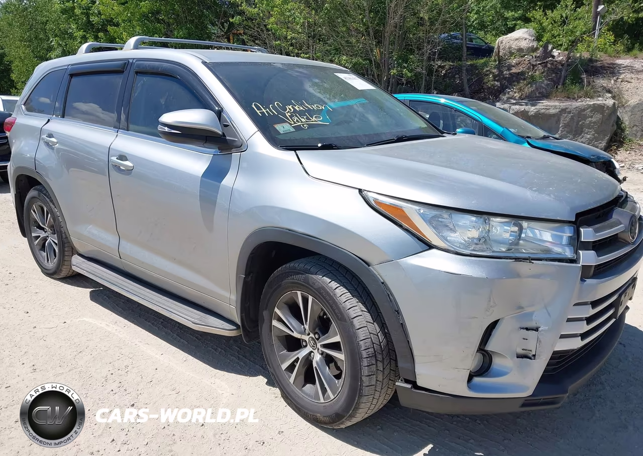 2017 Toyota Highlander Le Plus – zdjęcie 1 z 18
