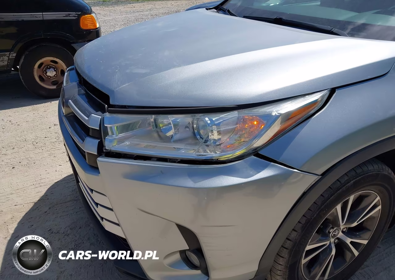 2017 Toyota Highlander Le Plus VIN:5TDBZRFH8HS391150 - 17
