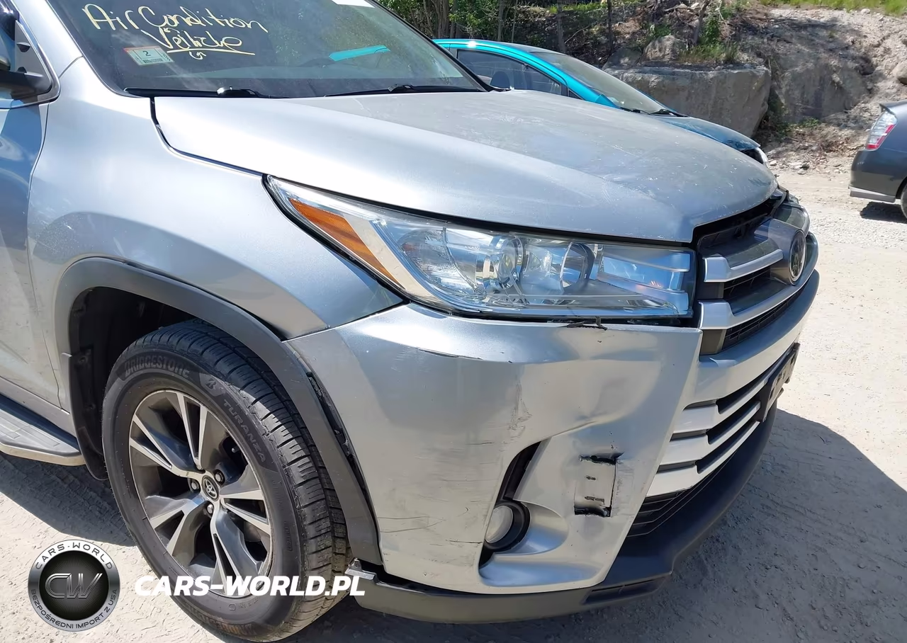 2017 Toyota Highlander Le Plus VIN:5TDBZRFH8HS391150 - 18
