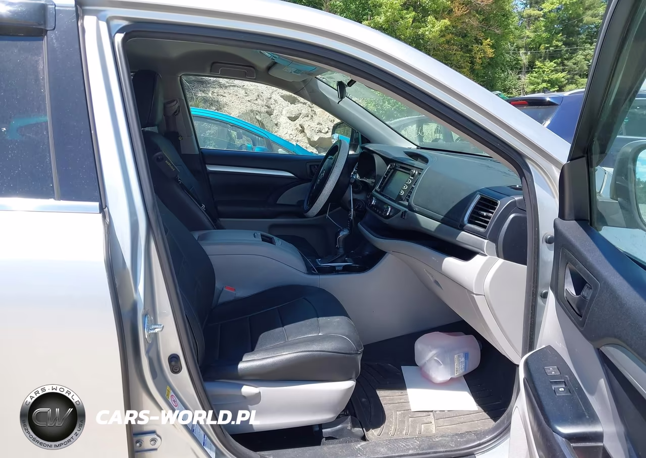 2017 Toyota Highlander Le Plus VIN:5TDBZRFH8HS391150 - 5
