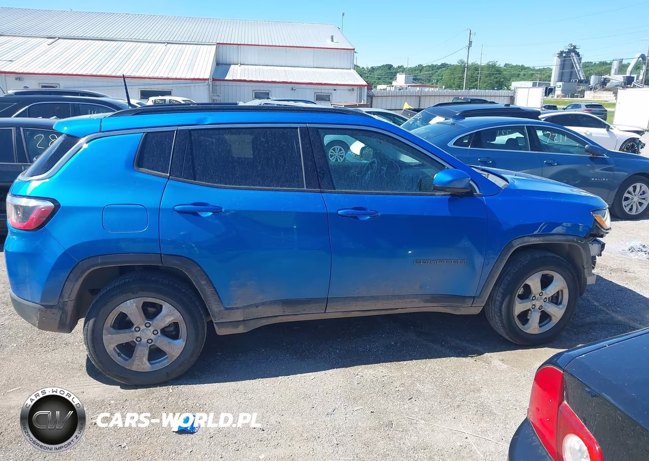2018 Jeep Compass Latitude 4X4 VIN:3C4NJDBB4JT144275 - 13