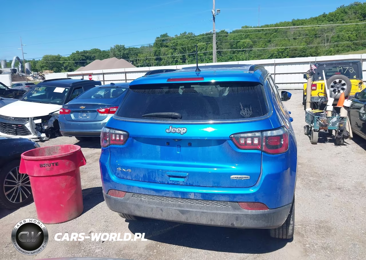 2018 Jeep Compass Latitude 4X4 VIN:3C4NJDBB4JT144275 - 16