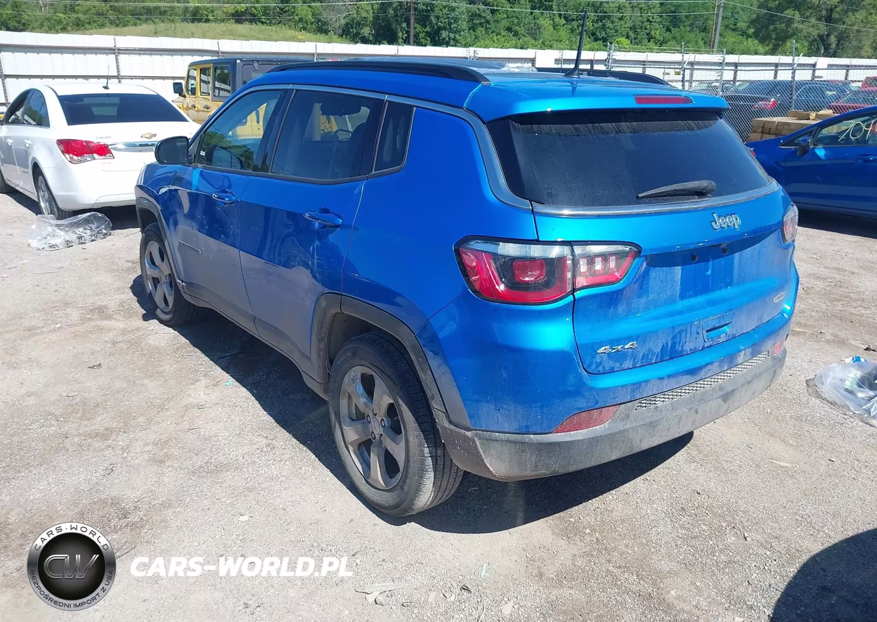 2018 Jeep Compass Latitude 4X4 VIN:3C4NJDBB4JT144275 - 3