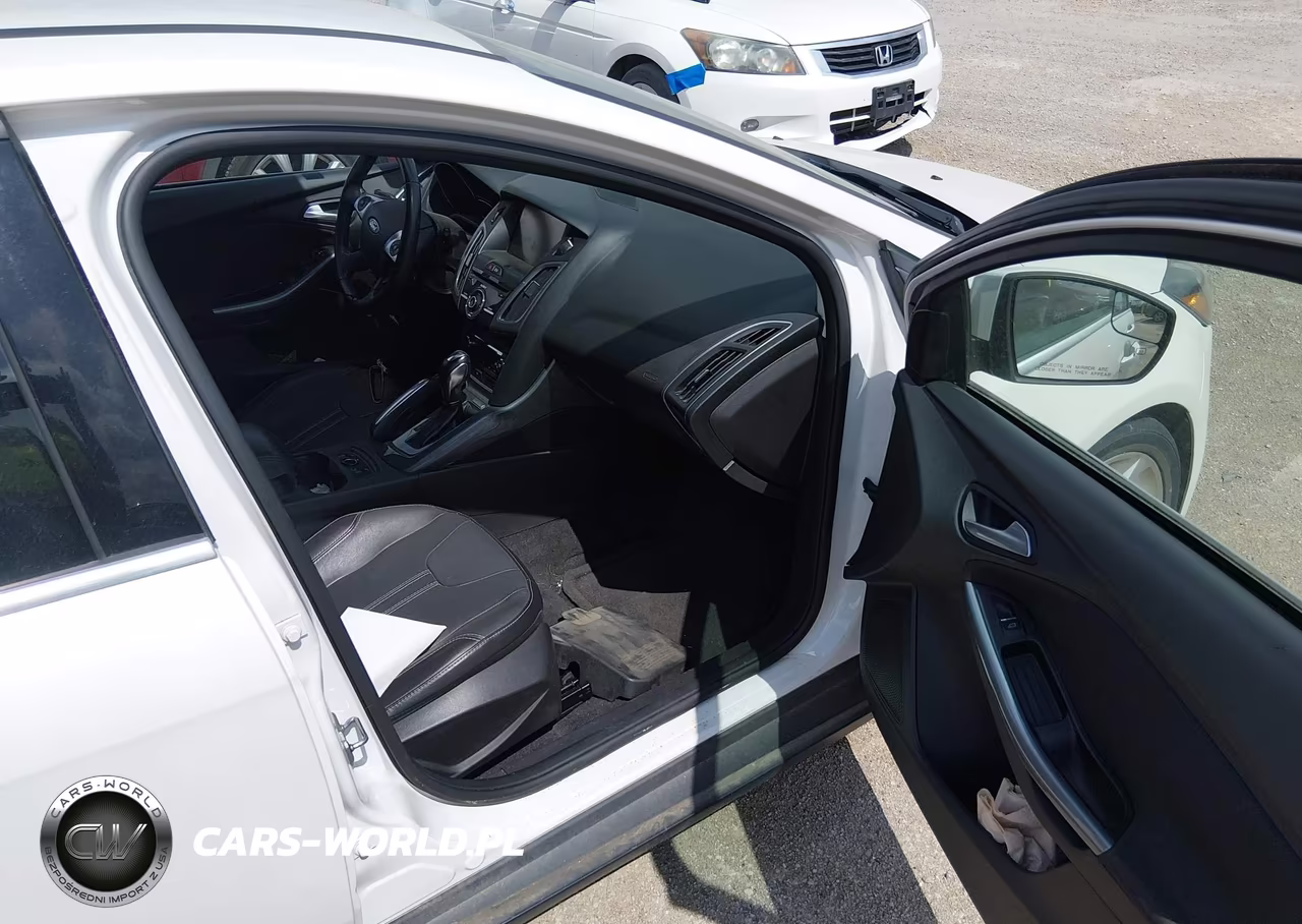 2013 Ford Focus Titanium VIN:1FADP3N28DL301392 - 5
