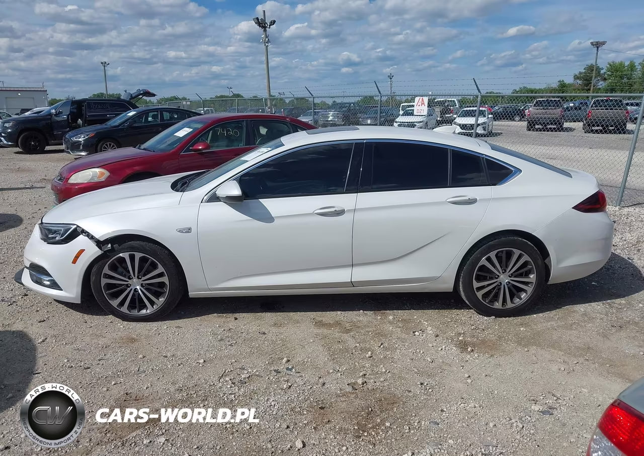 2018 Buick Regal Sportback Essence VIN:W04GP6SX5J1065780 - 14