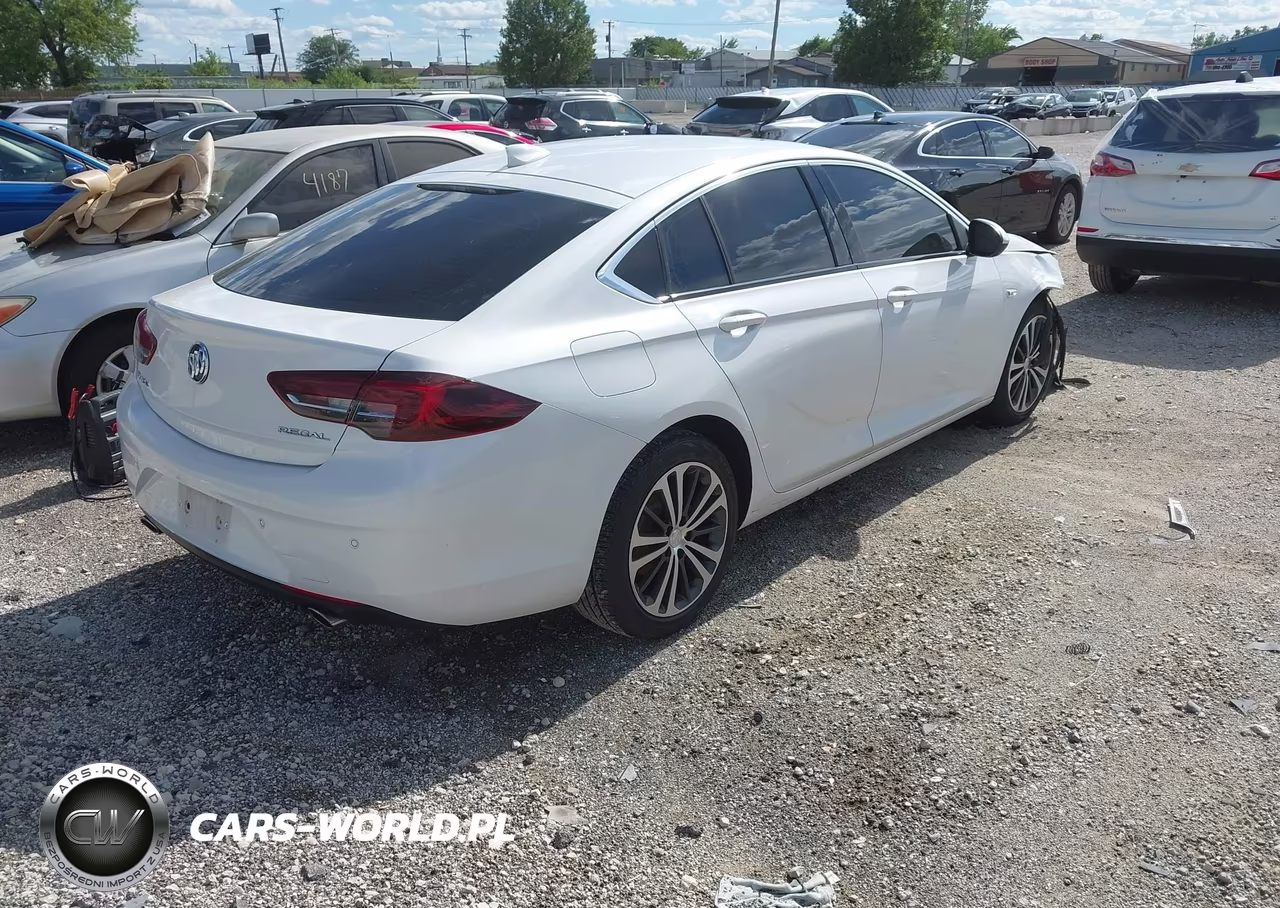 2018 Buick Regal Sportback Essence VIN:W04GP6SX5J1065780 - 4