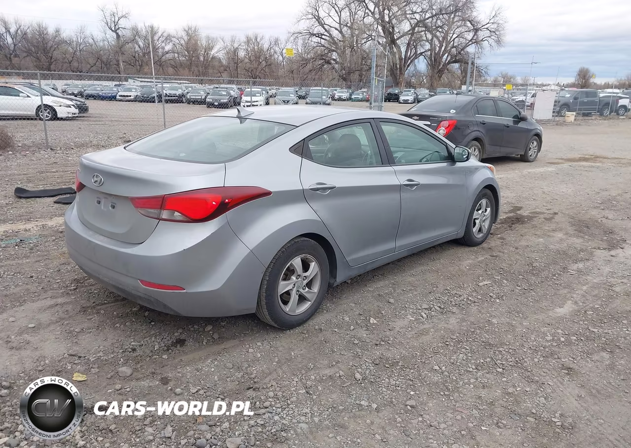 2015 Hyundai Elantra Se VIN:5NPDH4AE4FH577993 - 4