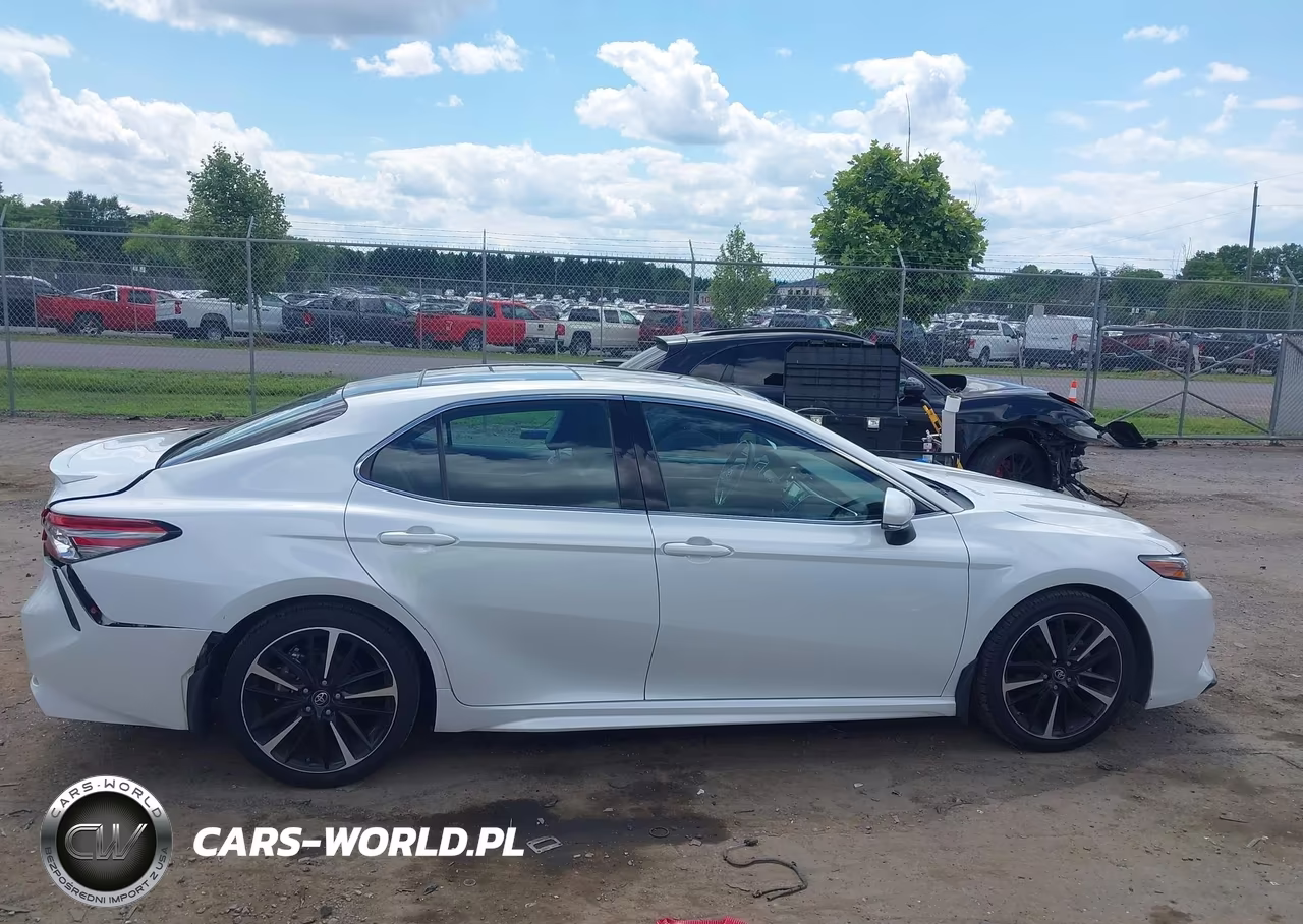 2018 Toyota Camry Xse VIN:4T1B61HK9JU086109 - 13