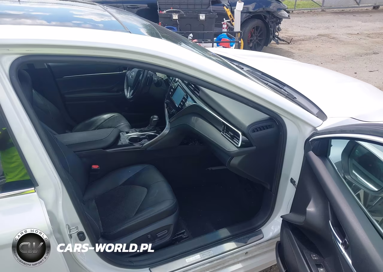 2018 Toyota Camry Xse VIN:4T1B61HK9JU086109 - 5