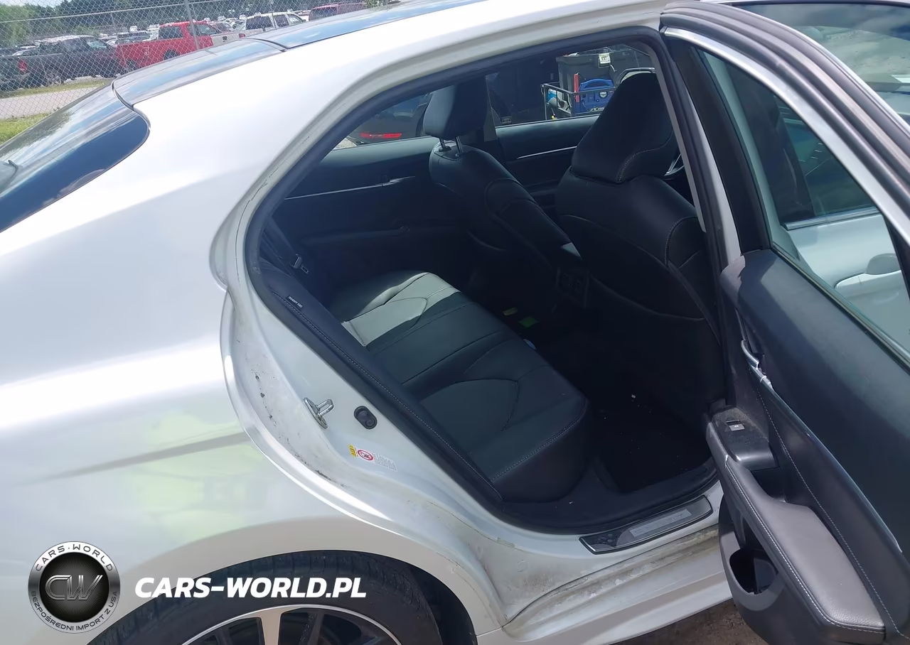 2018 Toyota Camry Xse VIN:4T1B61HK9JU086109 - 8