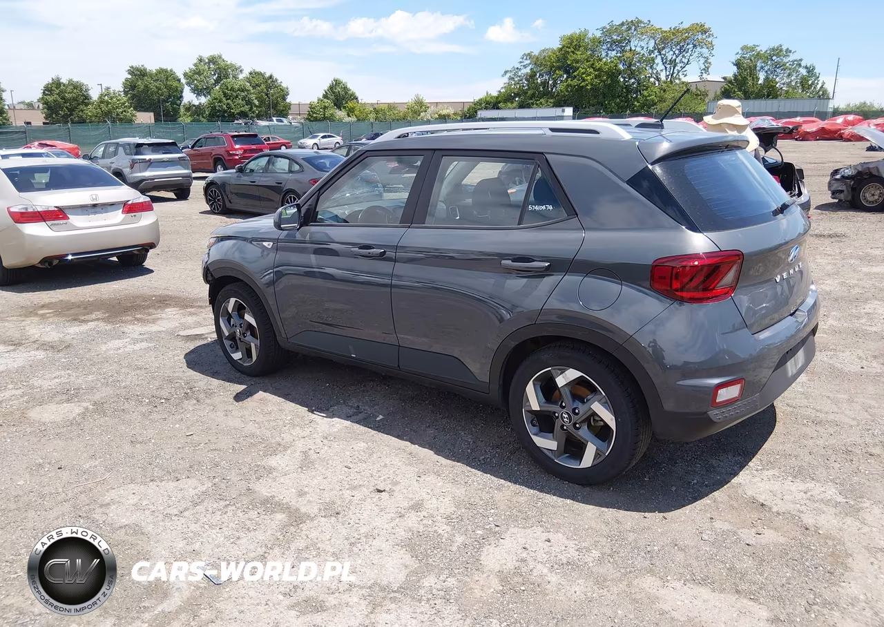 2025 Hyundai Venue Sel VIN:KMHRC8A38SU392674 - 3