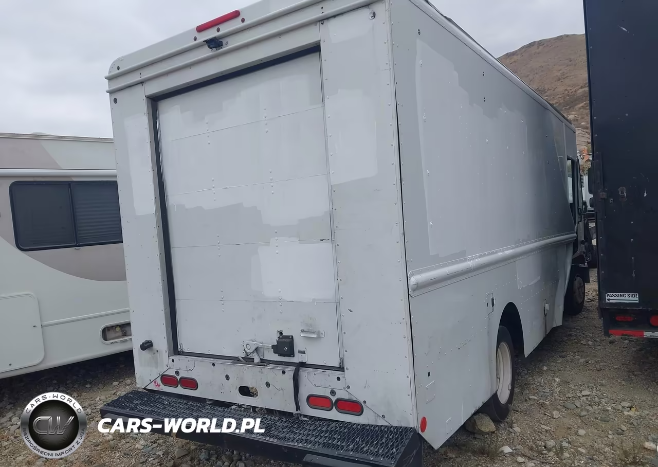 2013 Freightliner Chassis M Line Walk-In Van VIN:4UZAAPDU1DCBS0576 - 4