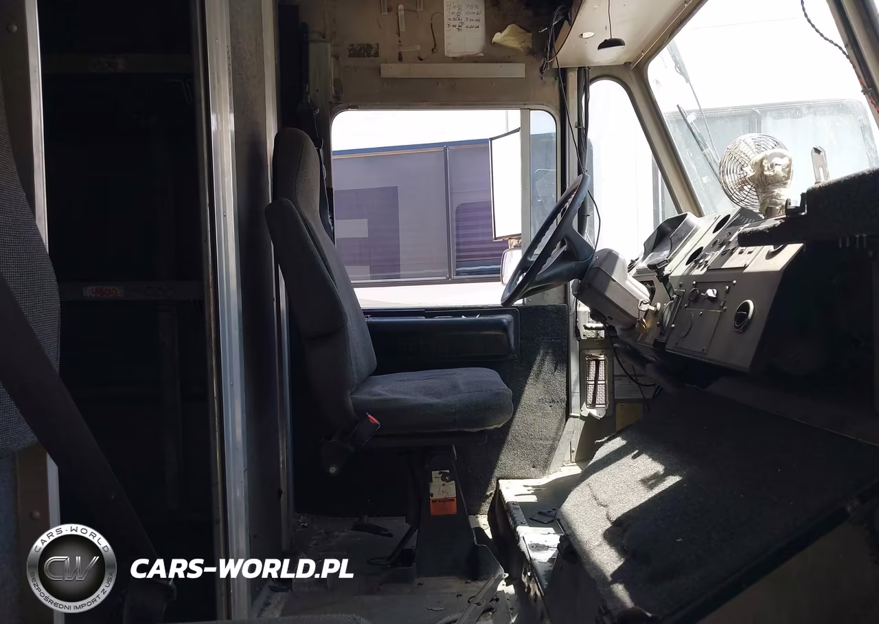 2013 Freightliner Chassis M Line Walk-In Van VIN:4UZAAPDU1DCBS0576 - 7